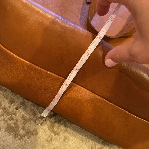 Madewell Zip Transport Tote in English Saddle - Picture 9 of 9